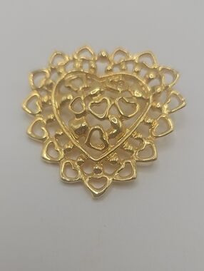 Gold Heart Filigree Brooch - Women Jewelry. Heart Shaped.